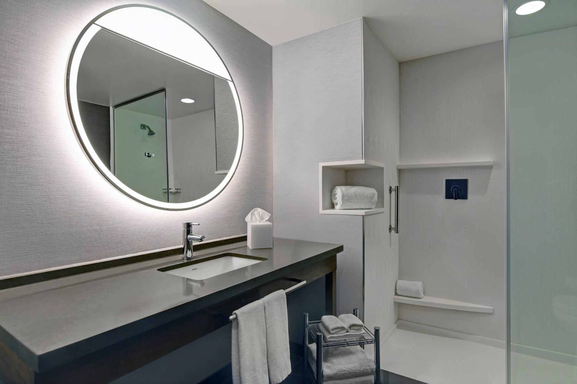 Courtyard By Marriott Manhattan Aggieville Dış mekan fotoğraf