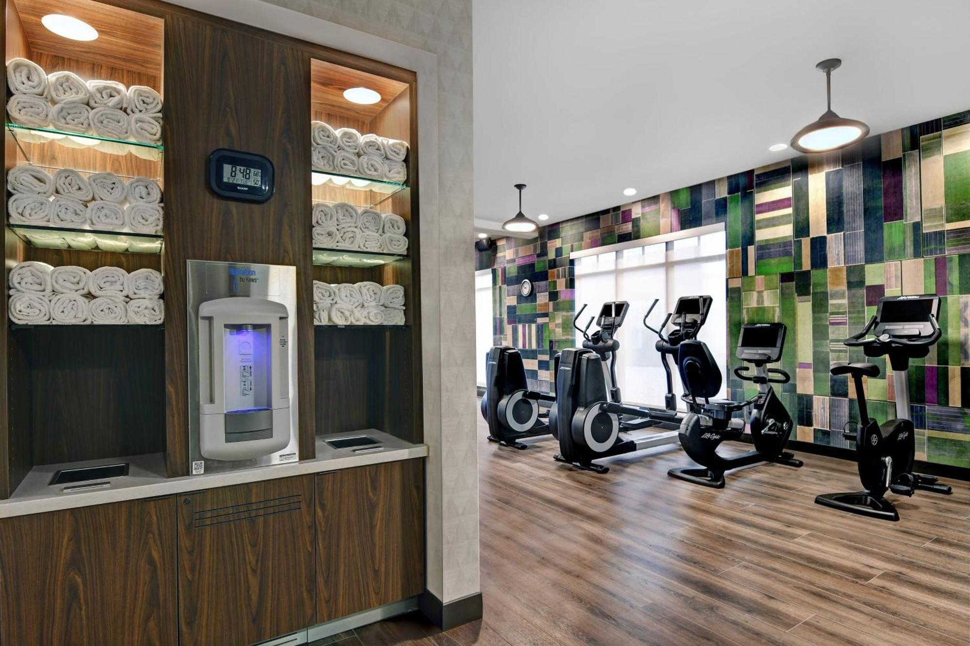 Courtyard By Marriott Manhattan Aggieville Dış mekan fotoğraf