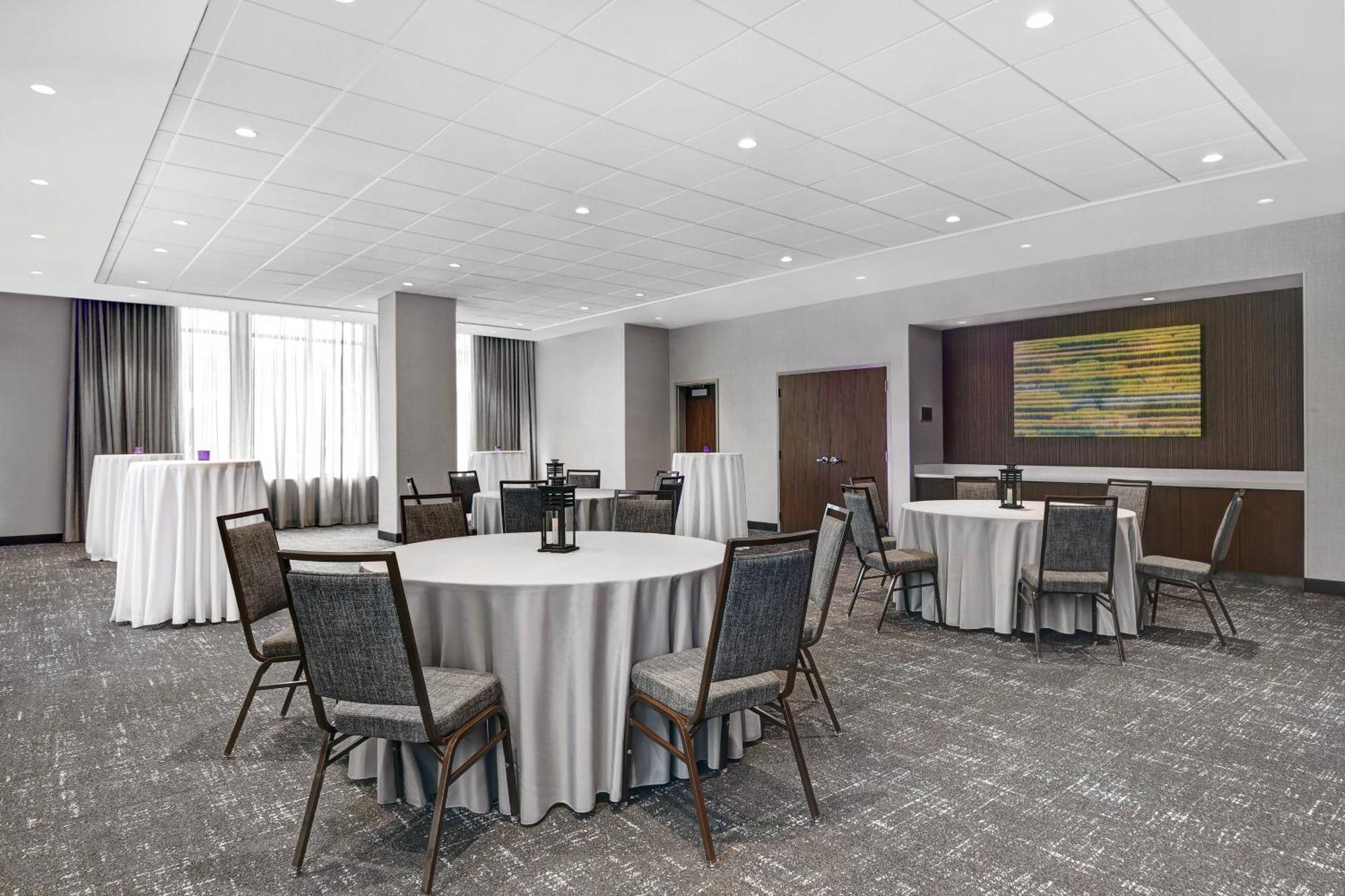 Courtyard By Marriott Manhattan Aggieville Dış mekan fotoğraf