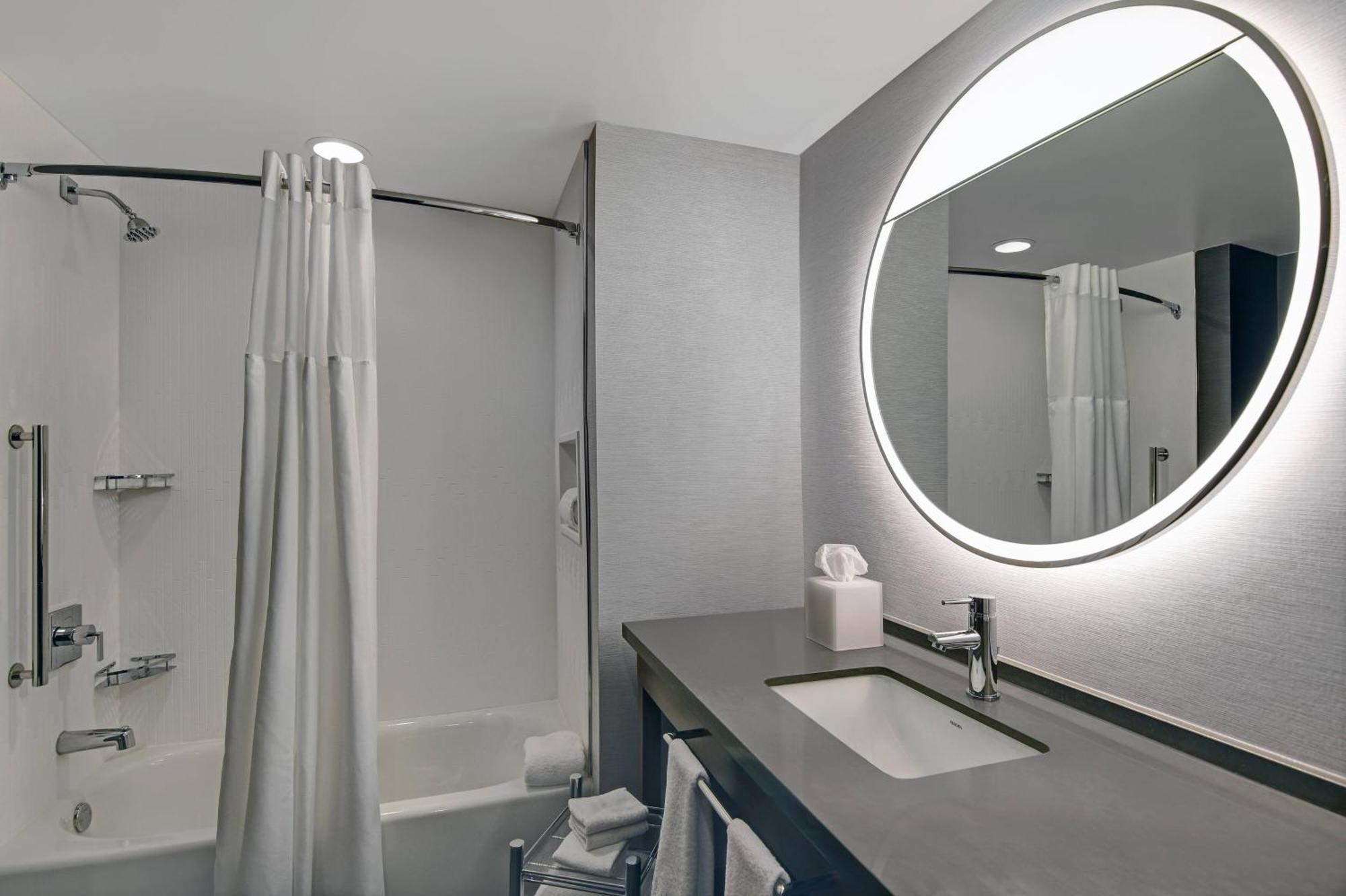 Courtyard By Marriott Manhattan Aggieville Dış mekan fotoğraf