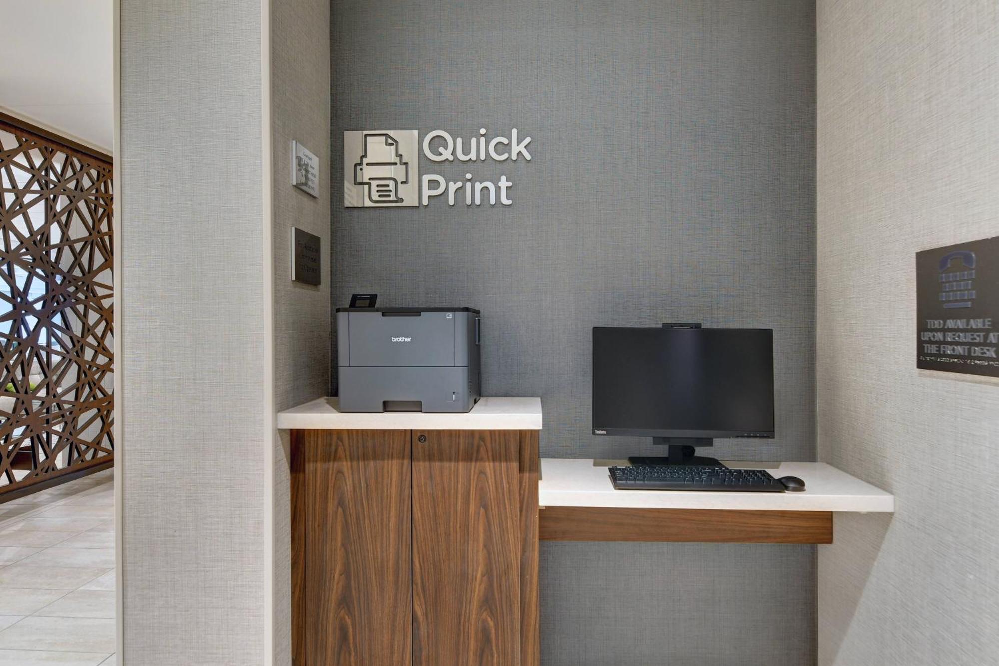 Courtyard By Marriott Manhattan Aggieville Dış mekan fotoğraf