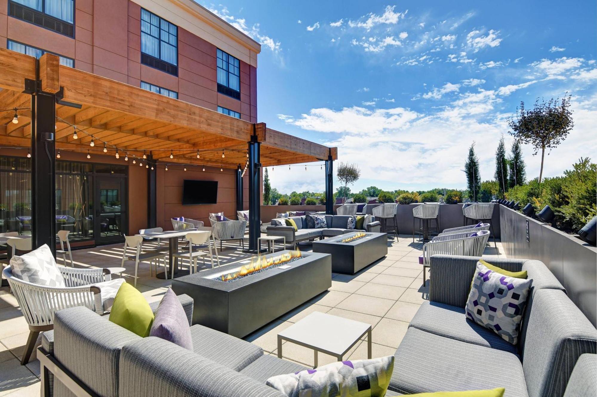 Courtyard By Marriott Manhattan Aggieville Dış mekan fotoğraf