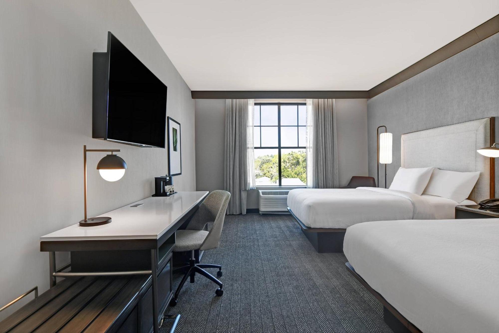 Courtyard By Marriott Manhattan Aggieville Dış mekan fotoğraf
