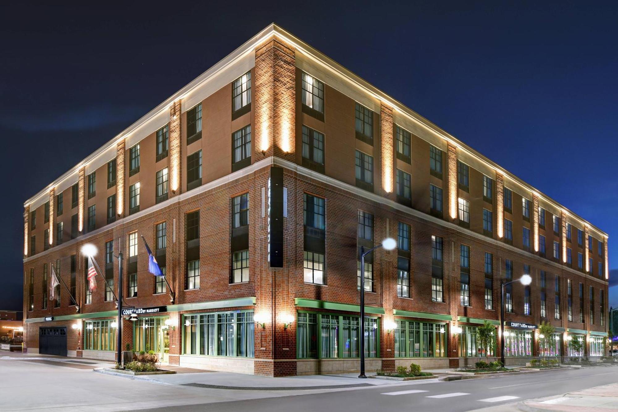 Courtyard By Marriott Manhattan Aggieville Dış mekan fotoğraf
