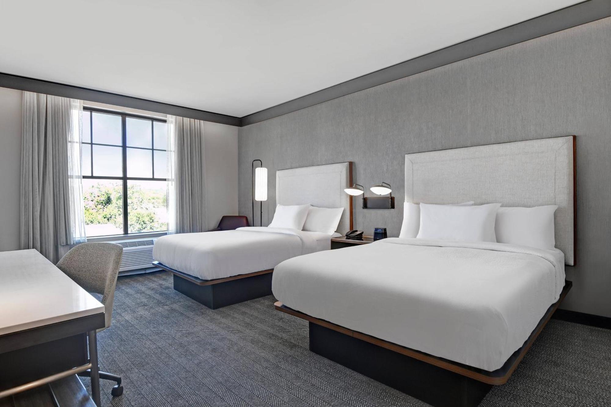 Courtyard By Marriott Manhattan Aggieville Dış mekan fotoğraf